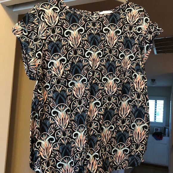 Maternity shirt with beautiful design - Picture 1 of 3